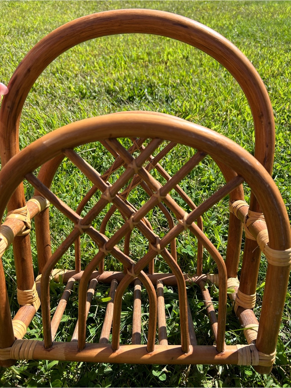 Vintage Rattan Magazine Rack - Natural Brown - Picture 3 of 4